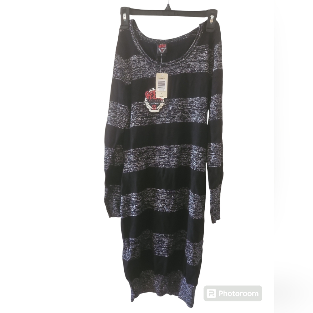Torrid rebel sz 0 sweater dress black / silver
